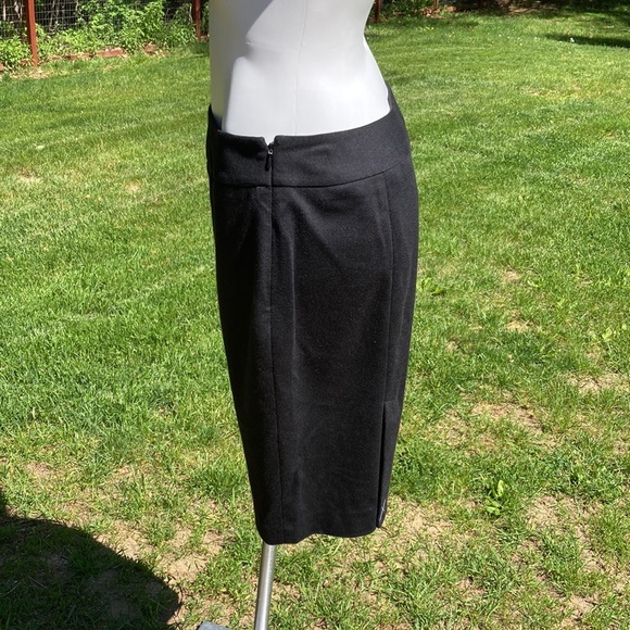 Ann Taylor wardrobe staple black vented back lined black skirt NWT size 8 - Picture 2 of 6